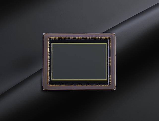D600