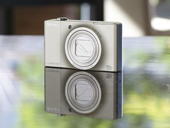 Nikon Coolpix S8000